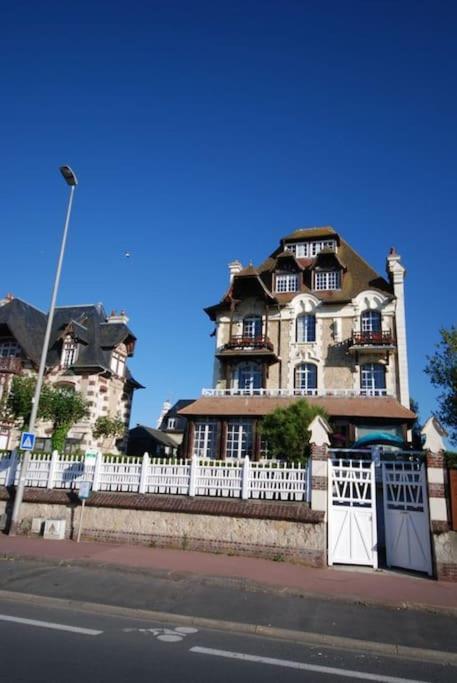 Les Embruns - Plein Ciel - Appartement 3Eme Etage Deauville Exteriör bild